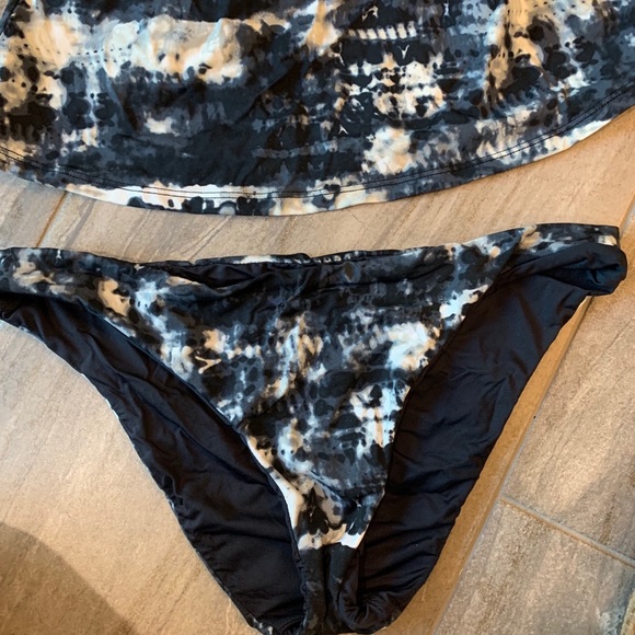 Takini swimsuit Black and White - Picture 8 of 8